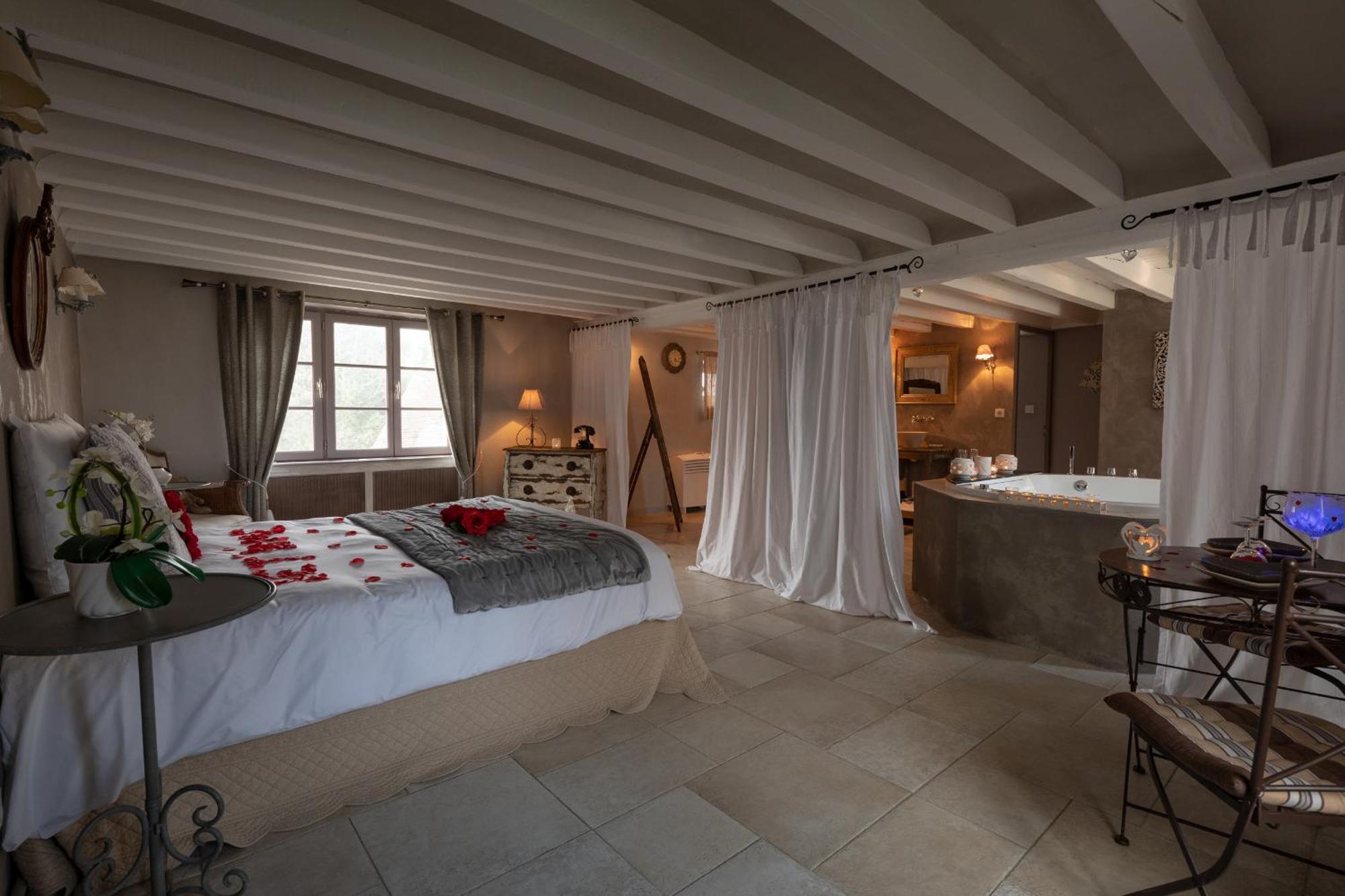Charme Au Fil De L'Eau Hotel Vendieres Eksteriør billede