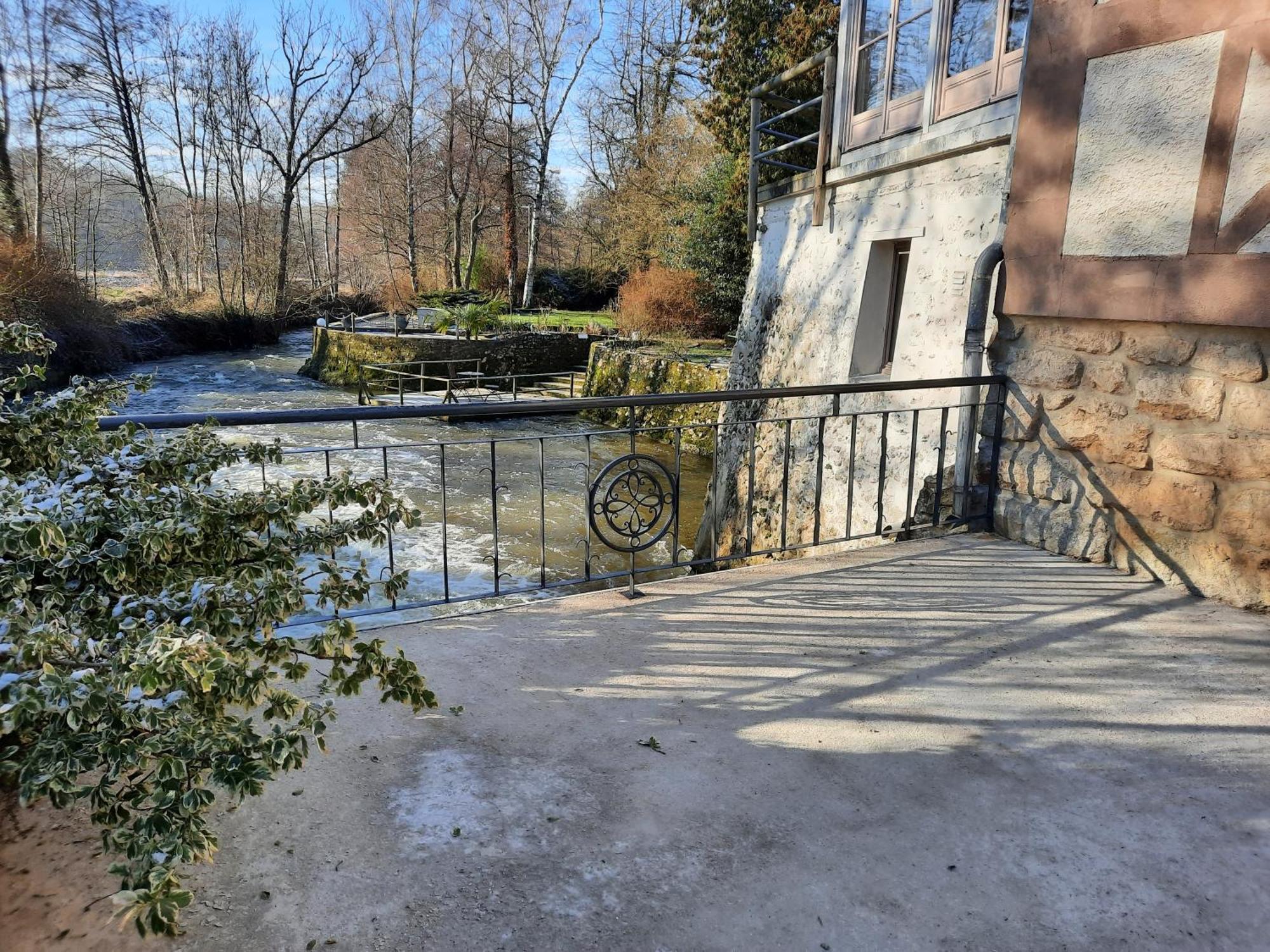Charme Au Fil De L'Eau Hotel Vendieres Eksteriør billede
